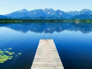 Comment aborder la retraite sur le plan humain - Image d'un lac calme